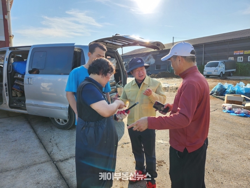 주광덕 남양주시장이 현장을 찾아 방재상황을 점검하고 있다.