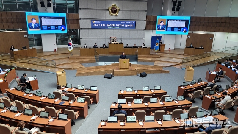 명재성 경기도의회 의원이 6일 '제371회 임시회 제2차 본회의'에서 5분 자유발언을 하고 있다. / 김교민 기자