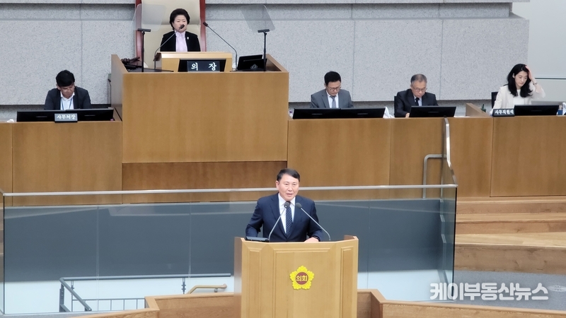 명재성 경기도의회 의원이 6일 '제371회 임시회 제2차 본회의'에서 5분 자유발언을 하고 있다. / 김교민 기자