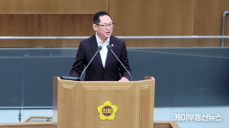 김완규 경기도의회 의원이 6일 '제371회 임시회 제2차 본회의'에서 5분 자유발언을 하고 있다. / 김교민 기자