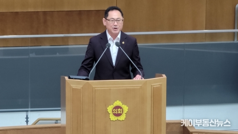 김완규 경기도의회 의원이 6일 '제371회 임시회 제2차 본회의'에서 5분 자유발언을 하고 있다. / 김교민 기자