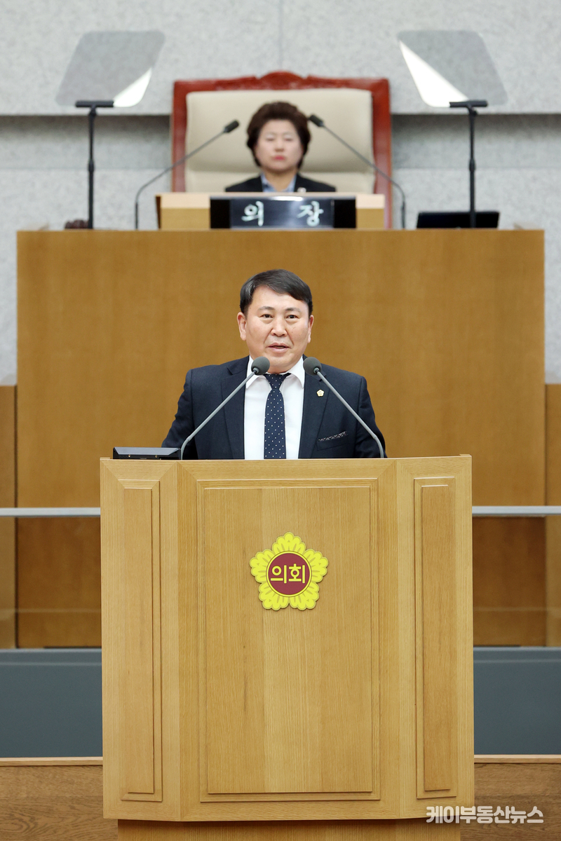 명재성 경기도의회 의원이 6일 '제371회 임시회 제2차 본회의'에서 5분 자유발언을 하고 있다. 