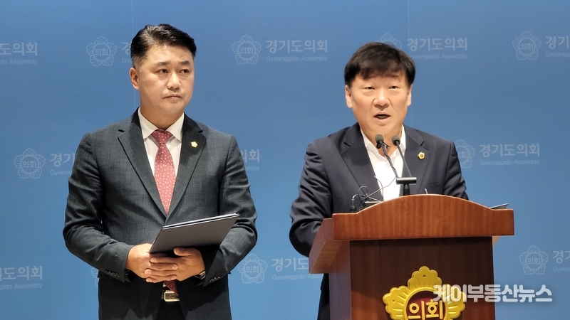 남종섭 경기도의회 더불어민주당 대표의원이 ’제372회 정례회’ 관련 여야 합의사항을 발표하고 있다. / 김교민 기자