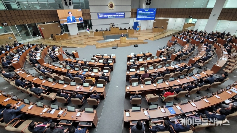 이제영 의원이 지난9일 열린 '경기도의회 제372회 제3차 본회의'에서 신상발언을 하고 있다. / 김교민 기자 