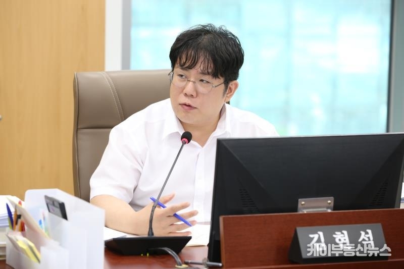 김현석 경기도의회 의원(과천)이 과천의왕당원협의회 산하 '과천-서울 강남권 편입 기획위원회' 기획위원장으로 선임되었다.