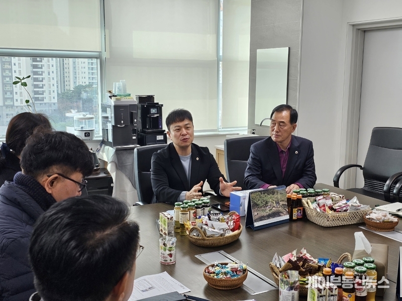 유영일 경기도의회 도시환경위원회 위원장이 생활숙박시설 제도개선 방안 모색 위한 정담회에서 발언을 하고 있다. / 경기도의회 제공