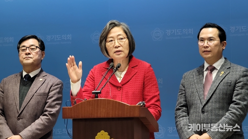 이수정 국민의힘 수원(정) 예비후보가 기자회견을 하고 있다. / 김교민 기자 