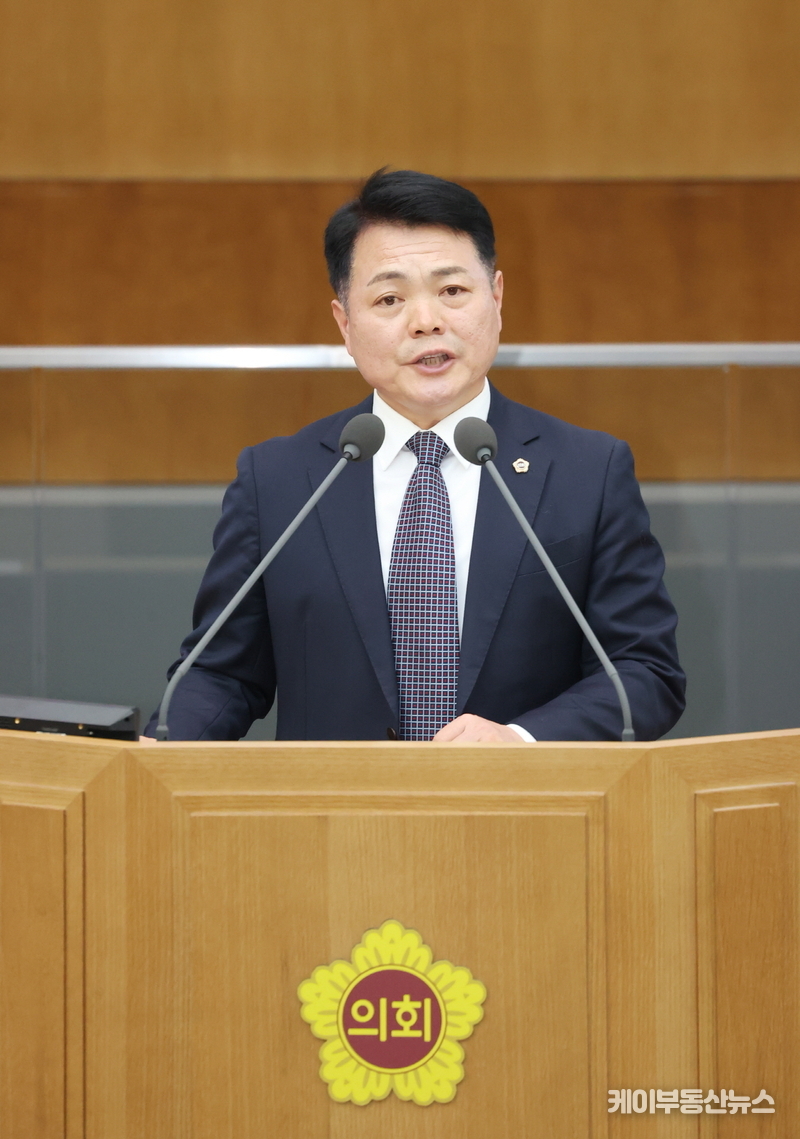 이인규 경기도의회 의원(더불어민주당, 동두천1, 교육기획위원회) '제372회 정례회 본회의' 5분자유발언 통해 빙상도시로의 재도약 방안을 제시하고 있다.