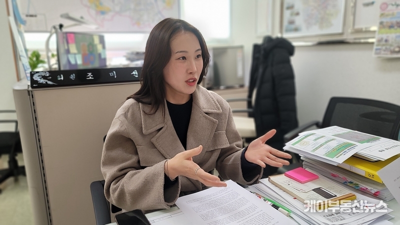 조미선 오산시의회 의원은 청년 여성 정치인이면서도 초선의원 답지 않게 소신 발언을 주저하지 않았다. / 김교민 기자