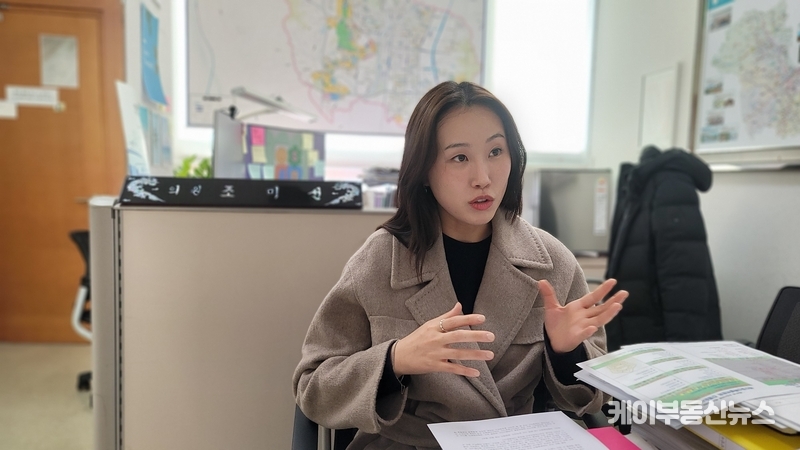 조미선 오산시의회 의원은 청년 여성 정치인이면서도 초선의원 답지 않게 소신 발언을 주저하지 않았다. / 김교민 기자