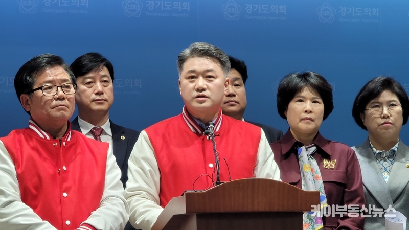 김정호 경기도의회 국민의힘 대표의원은 김동연 경기도지사를 향해 경기북부특별자치도 설치에 대해 확실한 입장표명을 촉구했다. / 김교민 기자