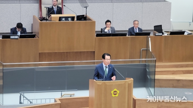 유영두 부위원장의 이날 발언은 경기도 장애인체육의 미래에 대한 중요한 제안을 담고 있다. 장애인체육지원팀의 신설은 경기도가 장애인들의 체육 활동 참여를 촉진하고, 이들이 보다 건강하고 활기찬 삶을 누릴 수 있도록 하는 첫걸음이 될 것이다. / 김교민 기자