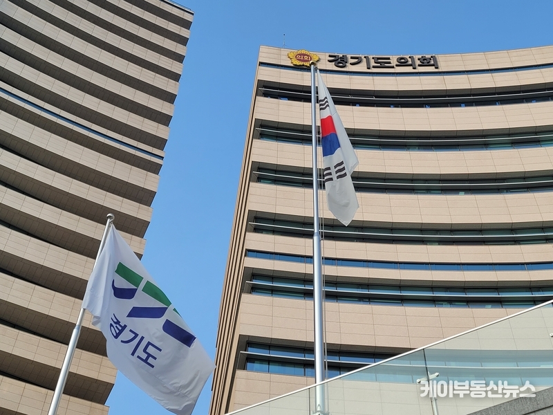 경기도의회, 여야 공방 격화... 더불어민주당 "K-컬처밸리 행정사무조사 특위 위원장 양보가능" VS 국민의힘 "갑자기?" 뜬금포 비판 / 김교민 기자