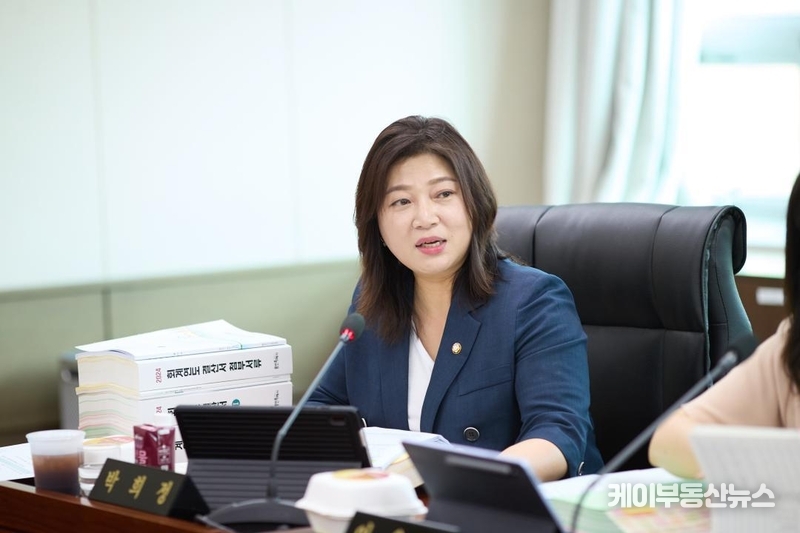 박희정 시의원 등이 소속된 시의회 경제환경위원회는 이 사업 예산을 심의해서 지난해 제1회 추경, 제2회 추경, 올해 본예산 편성을 승인했다. (사진 - 2025년 6월 19일 상임위원회별 제2차 회의(제293회 제1차 정례회) 용인특례시의회 의원홈페이지)