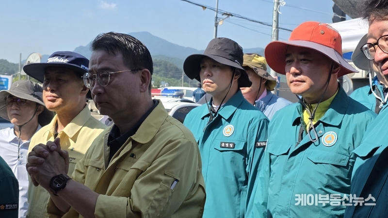 백현종 대표의원은 “현장 피해가 심각한 만큼 경기도의회 차원의 복구 지원이 신속히 이뤄질 수 있도록 모든 노력을 다하겠다”고 밝혔다.