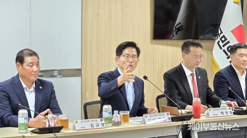 국민의힘 당대표 후보 김문수, 경기도의회 찾아 “지방선거 승리 위해 보수 통합 절실… 공정공천으로 혁신” / 김교민 기자