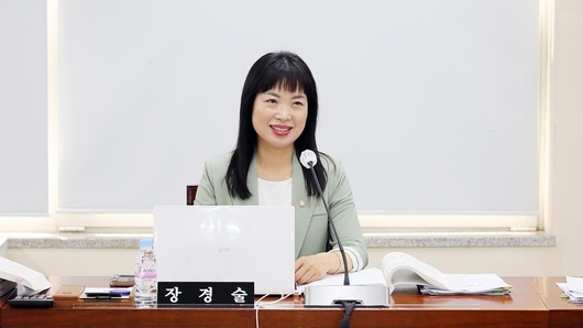 이재명 정부 ‘투기 억제’ 기조 무색… 안양시의회 장경술 의원 “실거주용” 해명에도 도시건설위원회 발언 후 노후 빌라 남편 명의 매입 논란