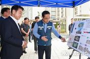 김동근 의정부시장, 복합문화융합단지 내 첫 준공 아파트 현장 방문
