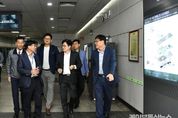 김병수 김포시장, 김포골드라인 신규 투입 열차 탑승해 출근길 현장 점검