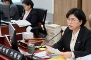 [행정사무감사] 경기도의회 이애형 위원장, "경기도교육청, 방어적이고 수동적인 자세 탈피해야"
