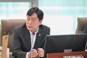 [행정사무감사] 경기도의회 김영기 의원, 교복지원 개선 및 체육관 관리 강화 촉구