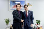 이권재 오산시장, 조경태 국회의원 만나 유엔군 초전기념식 국가주도 행사 추진 지원 건의