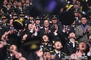 신규 경기도 소방공무원 386명 임용. 김동연 "시민들이 민주주의 지켜내. 이제는 우리가 안전한 일상 지켜드려야 할 차례"