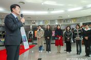 화성특례시의회, ‘움직이는 미술관’ 전시 컷팅식 개최... “수준 높은 예술 향유 기대”