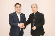 이재준 수원시장, 수원교구장 이용훈 주교 만나 “WYD 수원교구대회, 적극적으로 지원하겠다”