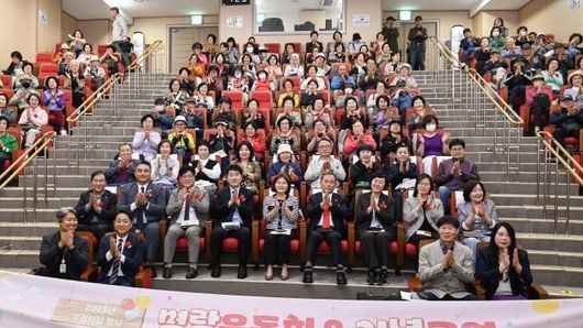 화성특례시의회, 동탄노인복지관 어버이날 행사 참석...배정수 의장, 어버인 은혜 감사...노인 복지 정책 최우선 고려