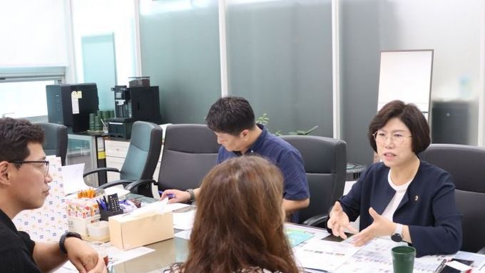 경기도의회 이애형 위원장, 수원시 ‘청개구리 연못’ 사업 청취...경기도 전역 확대를 위한 제도적 기반 마련할 터