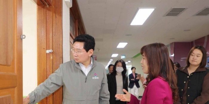 이상일 용인특례시장, 한빛초 등굣길 교통지도봉사·현장 점검