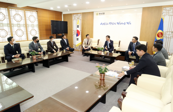 염종현 경기도의회 의장, 23일 ㈔한국청년회의소 경기지구 임원진 접견