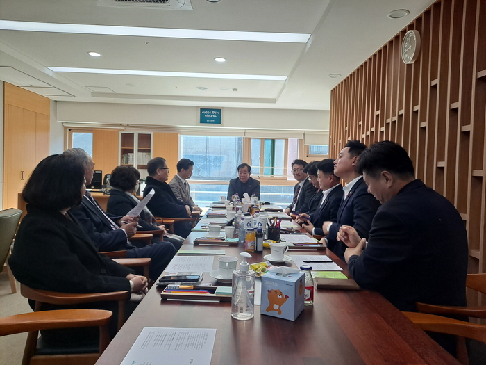 경기도의회 농정해양위원회 임상오 의원(국민의힘, 동두천2)은 30일 경기도의회 북부분원에서 경기북부지역 사회복지협의회 임원들과 소통하는 자리를 가졌다.