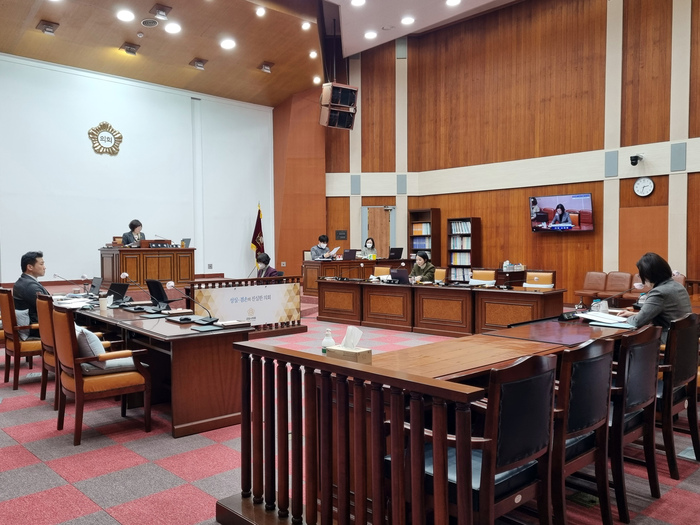 군포시의회는 제266회 임시회 회기(2. 21.~2. 24.) 동안 3개 상임위원회(의회운영, 행정복지, 산업건설)를 운영해 분야별로 안건을 심의․처리했다.