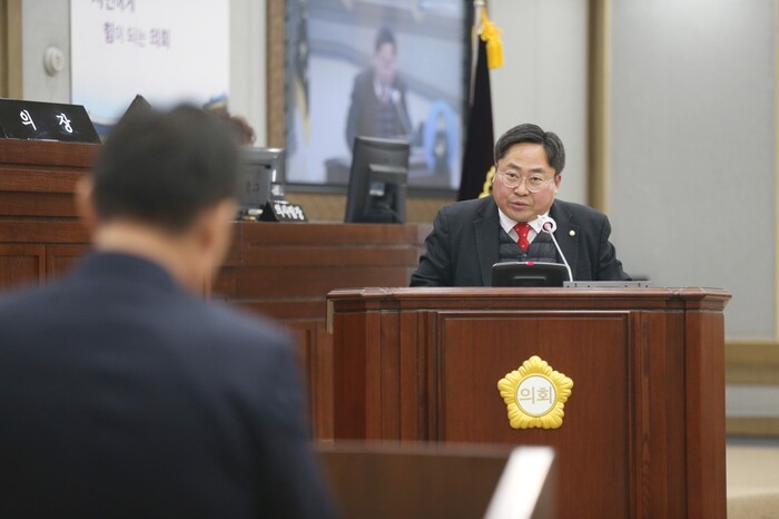 수원특례시의회 박현수 의원(국민의힘, 평·금곡·호매실동)은 28일 제373회 임시회 제2차 본회의에서 정책검증청문회 실시 협약 등에 대한 시정질문에 나섰다.