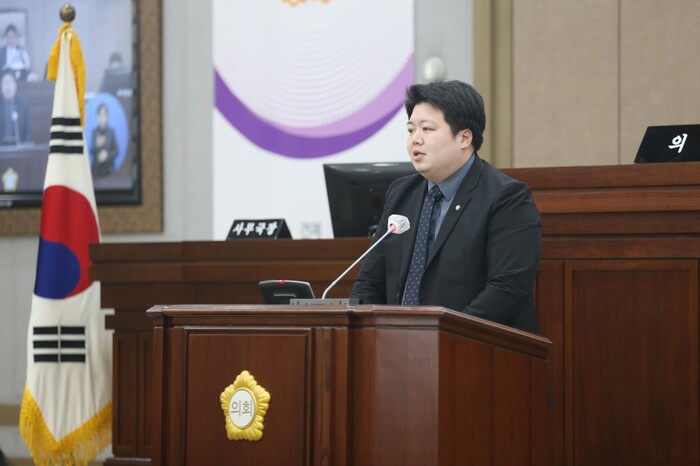 수원특례시의회 배지환 의원(국민의힘, 매탄1‧2‧3‧4동)이 28일 열린 제373회 수원시의회 임시회 제2차 본회의에서 수원시에 ‘수도권 지자체와의 업무협약을 통한 교통약자들의 이동권 보장’을 촉구했다.