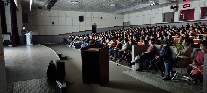 의왕시는 3월 23일 오후 2시 이국종 의학박사를 초청해 2023년 제1회 의왕아카데미 강연을 개최했다.