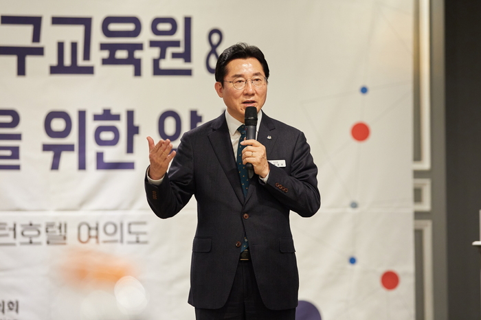박경귀 아산시장이 3일 서울 여의도 켄싱턴 호텔에서 열린 자치분권지방정부협의회 2023년 제1차 정기총회에서 부회장으로 선출됐다.