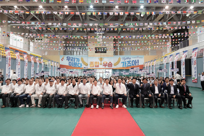 성남시는 4월 20일 오후 3시 성남종합스포츠센터 1층 다목적체육관(중원구 성남동)에서 ‘제69회 경기도체육대회 출전 선수단 결단식’을 열었다.