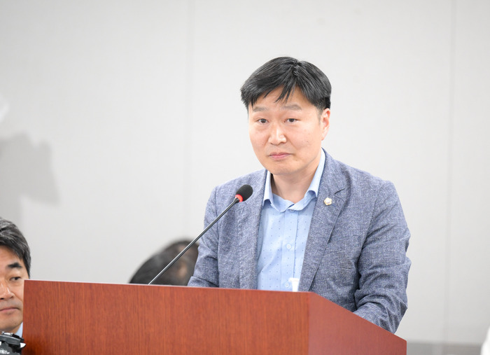 경기도의회 경제노동위원회 김태희 의원(더불어민주당, 안산2)이 대표발의한 「경기도 각종 위원회 설치 및 운영 조례 일부개정조례안」이 4월 27일(목) 제368회 임시회 제2차 본회의에서 원안가결됐다.