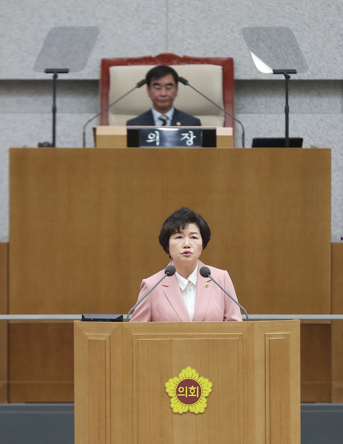 경기도의회 건설교통위원회 김동희 도의원(더불어민주당, 부천6)은 27일(목) 제368회 임시회 제2차 본회의 5분 자유발언에서 부천-서울 간 광역버스 노선 신설의 필요성을 촉구했다.