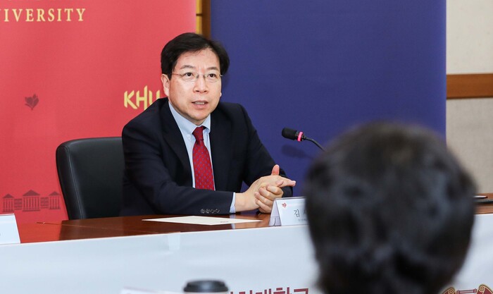 경기주택도시공사(GH)는 ‘천원의 아침밥’ 지원사업 확산에 기여하고자 경기도 용인시에 위치한 경희대학교 국제캠퍼스에 방문하여 간담회와 기부금 전달식을 진행했다.