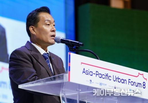 이재준 수원특례시장이 발언을 하고 있다.