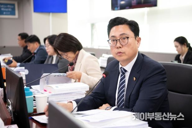 이용욱 경기도의회 의원(더불어민주당, 파주3, 경제노동위원회)