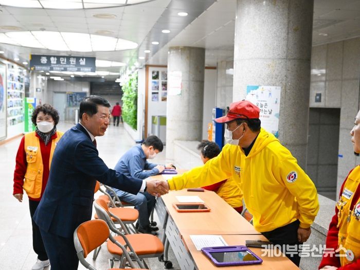 공직자와 시민이 함께하는 행복나눔 헌혈 행사 현장.