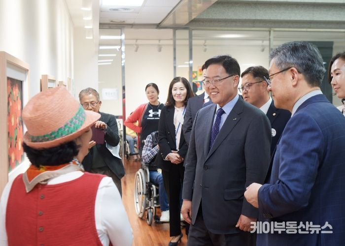 강수현 양주시장, ‘장애인 작가 작품 전시회’ 참석