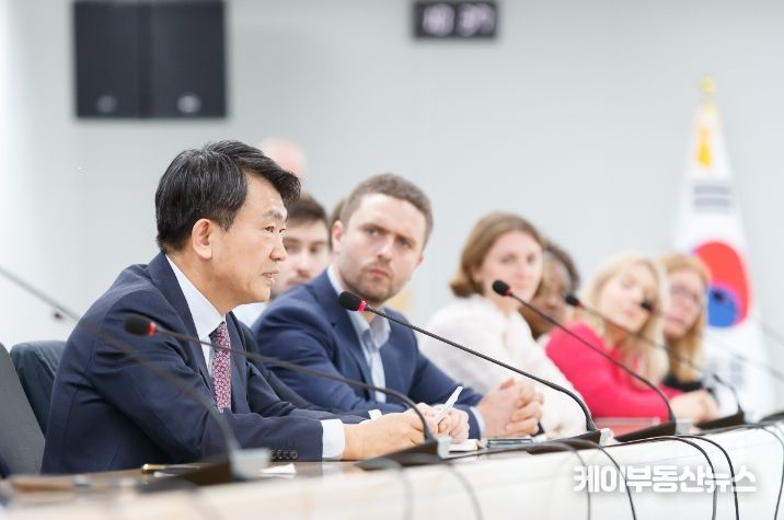 프랑스 소수정예 고등교육기관인 그랑제꼴 중 하나인 ESSEC 학생 경기도 방문