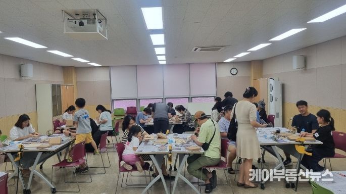 연천군 한반도 통일미래센터 '목공 DIY키트' 행사 진행