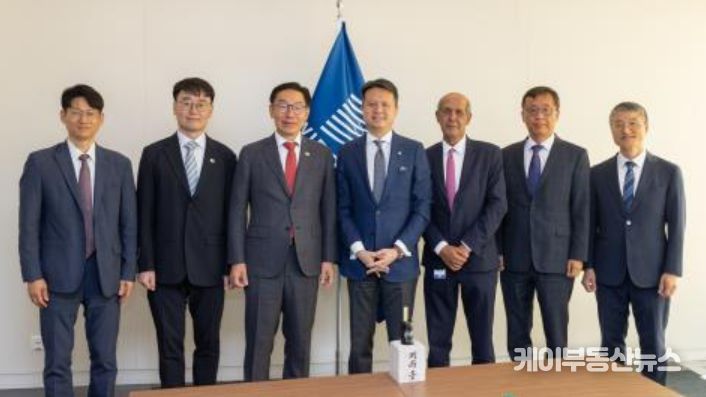 김완기 특허청장은 7월 8일 8시 45분(현지시각), WIPO 본부(스위스 제네바)에서 다렌 탕(Daren Tang) WIPO 사무총장과 양자회담을 진행하고, 양 기관 간 지식재산 분야 협력 현안에 대해 논의했다.